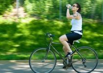 Enerji içeceği ile Spor içeceği arasındaki fark nedir? Enerji içeceği ile Spor içeceği arasındaki fark nedir?