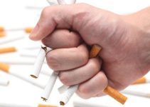 Sigara İçmenin Zararları: 1 Sigara Hayattan 12 Dakika Çalıyor Sigara İçmenin Zararları: 1 Sigara Hayattan 12 Dakika Çalıyor